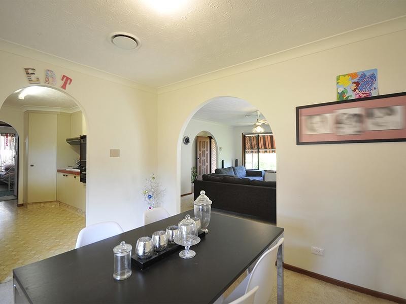 6 Pinon Close, Elanora QLD 4221