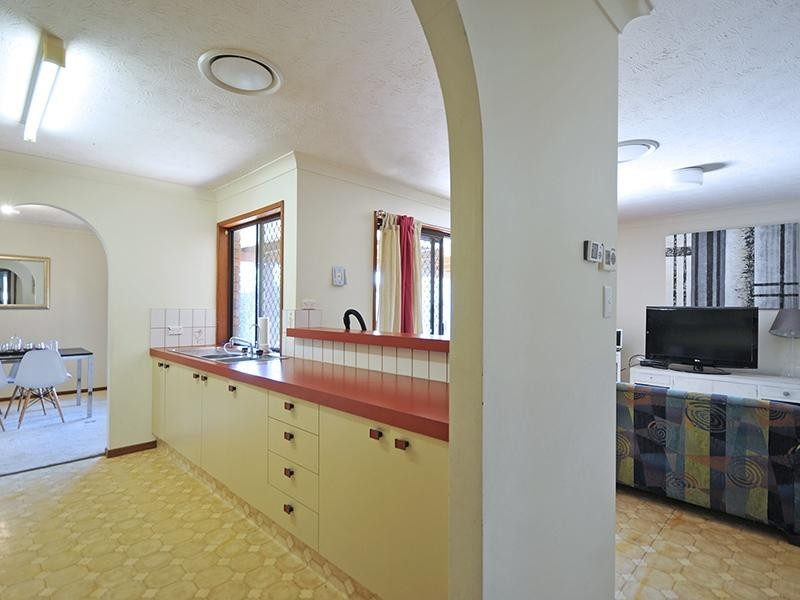 6 Pinon Close, Elanora QLD 4221