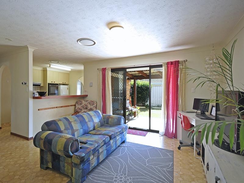 6 Pinon Close, Elanora QLD 4221