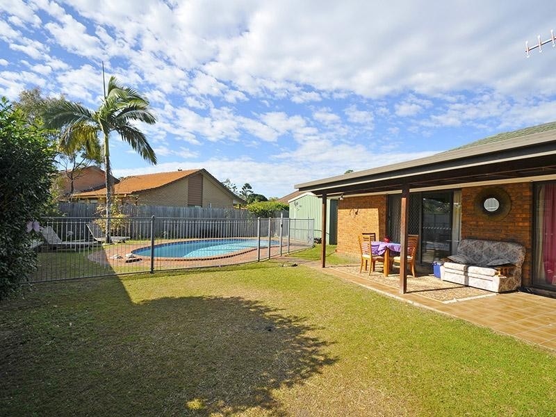 6 Pinon Close, Elanora QLD 4221