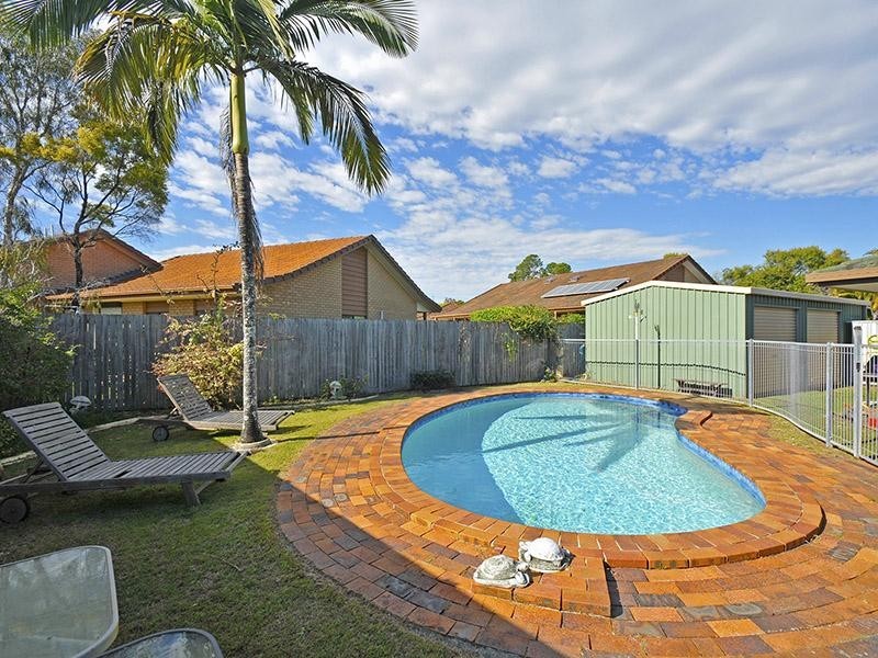6 Pinon Close, Elanora QLD 4221