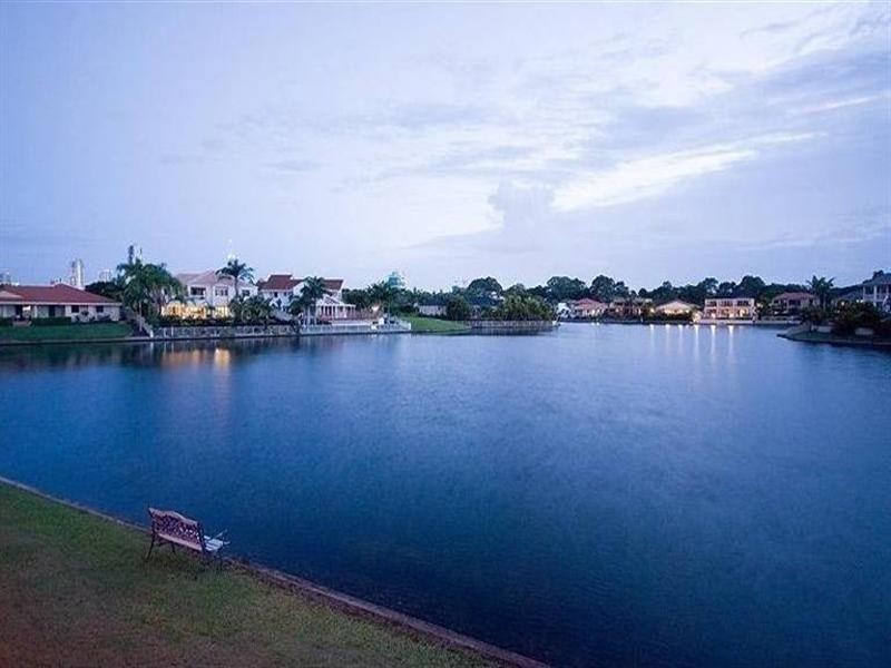 26/40 Cotlew Street East, Southport QLD 4215