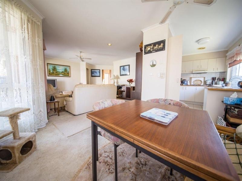 6 Jannali Court, Robina QLD 4226