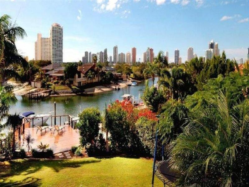 19 Wildash Street, Southport QLD 4215