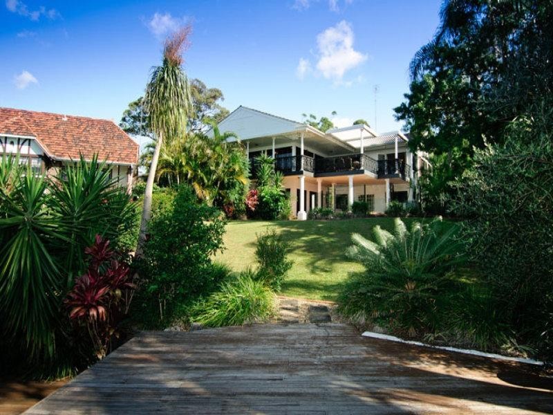 19 Wildash Street, Southport QLD 4215