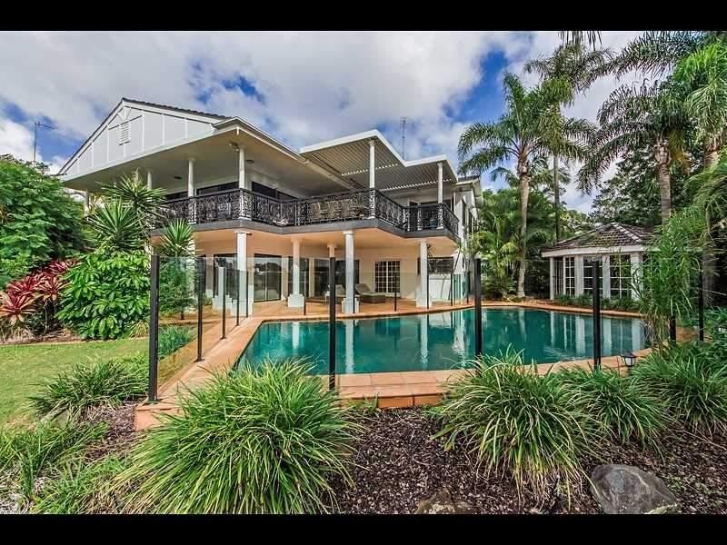 19 Wildash Street, Southport QLD 4215