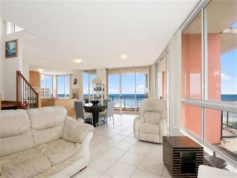 5/3 Twenty Seventh Avenue, Palm Beach QLD 4221