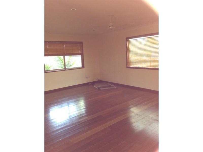 20 Boongala, Broadbeach Waters QLD 4218