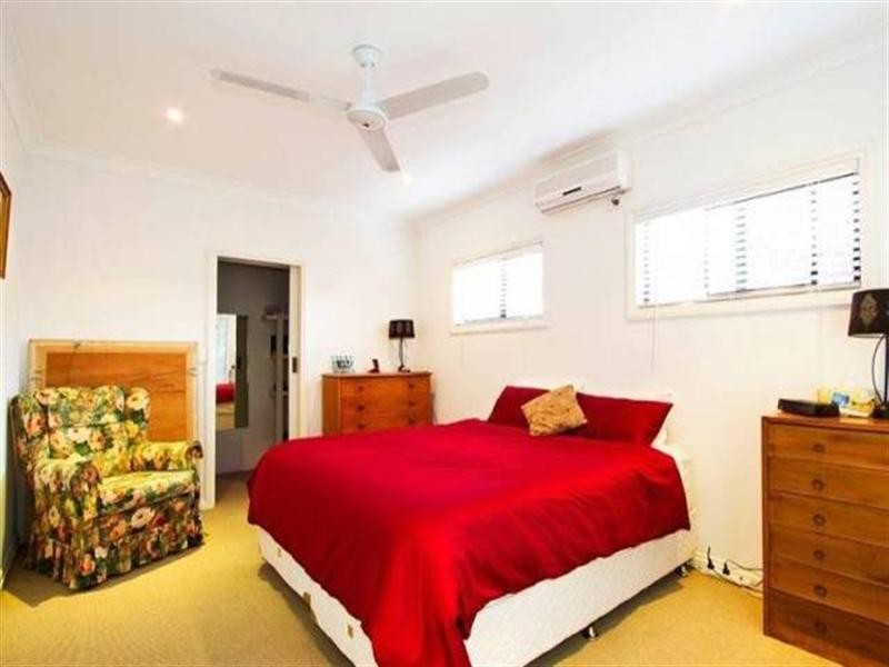 29-31 Cronulla Avenue, Mermaid Beach QLD 4218