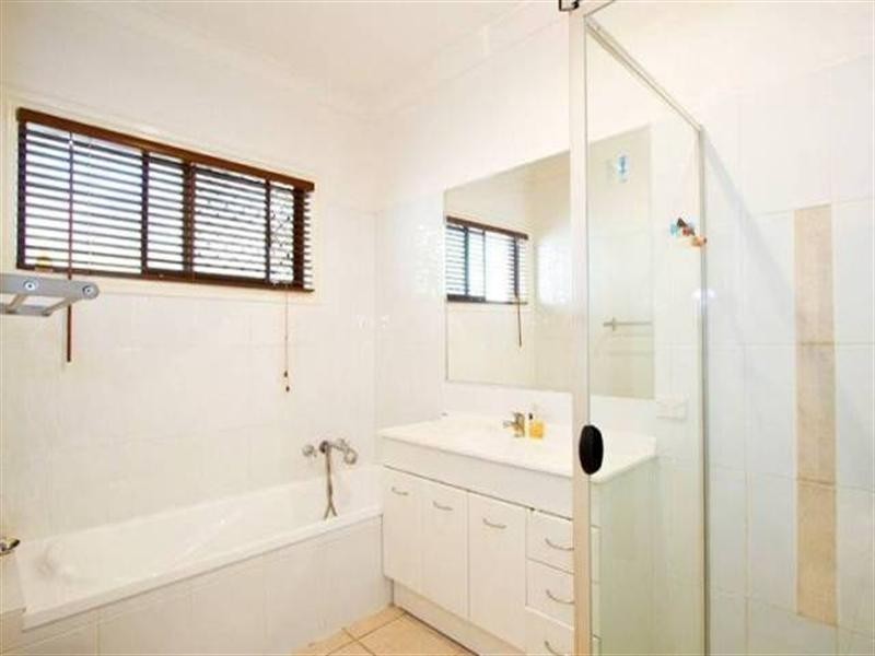 29-31 Cronulla Avenue, Mermaid Beach QLD 4218