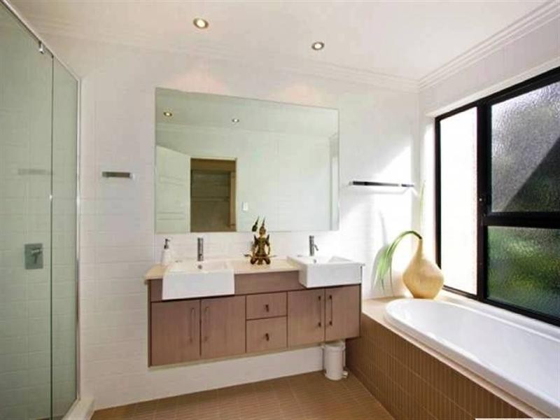 8 Sanctuary Crest Drive – (Gated Area), Currumbin QLD 4223