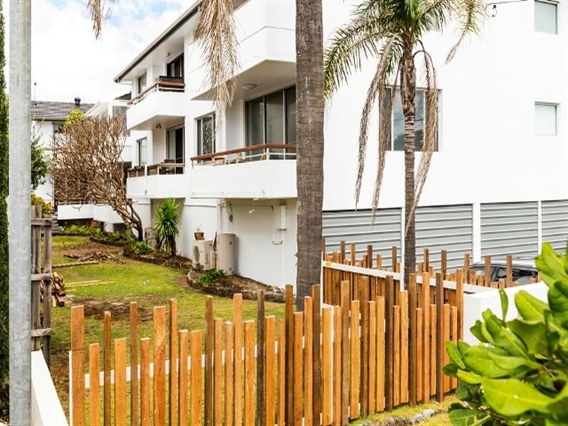 2/20 Tamborine Street, Mermaid Beach QLD 4218