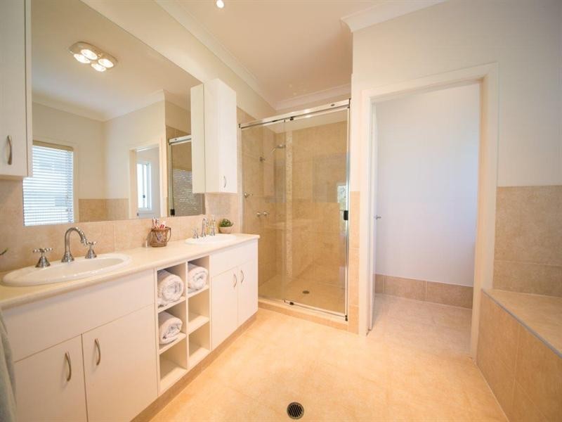 340 Ron Penhaligon Way, Robina QLD 4226