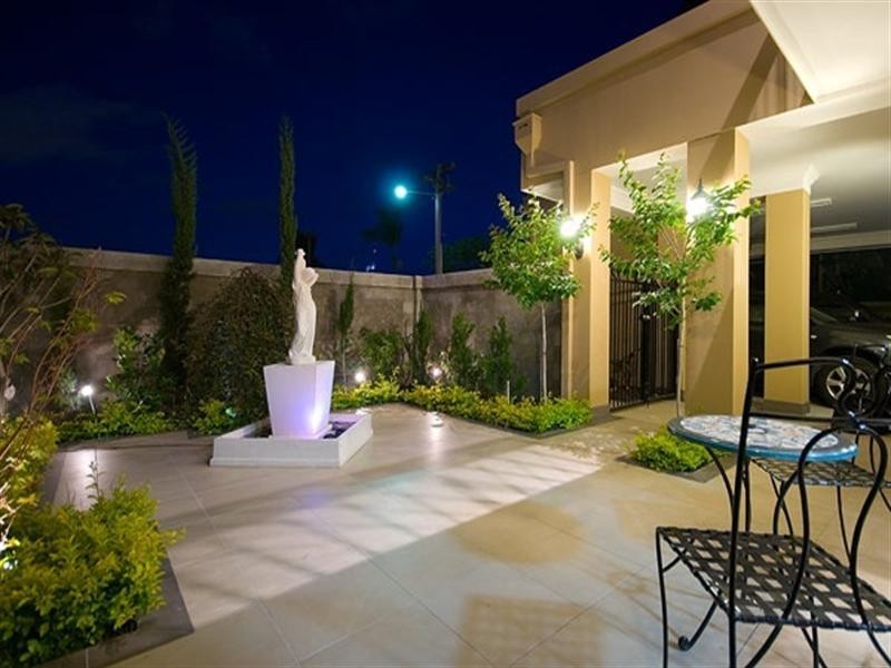 14 Monte Vista Court, Broadbeach Waters QLD 4218