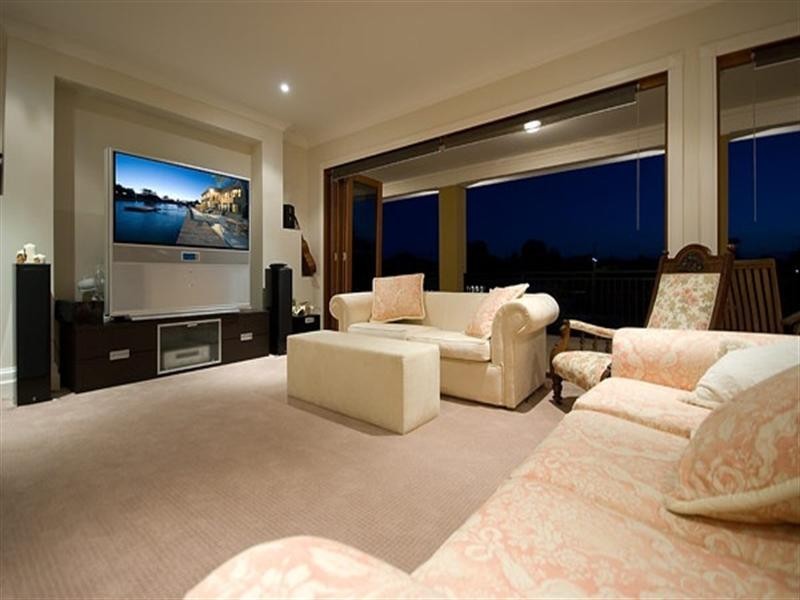 14 Monte Vista Court, Broadbeach Waters QLD 4218