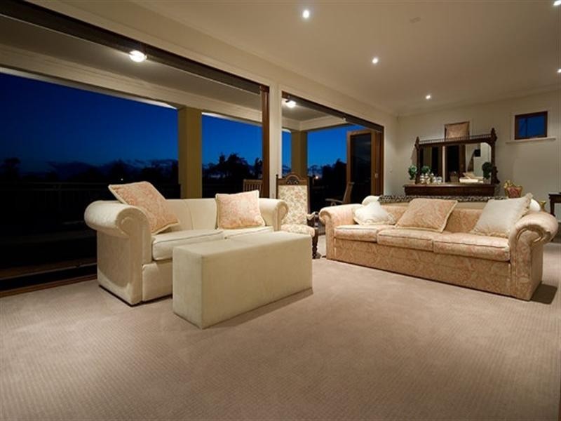 14 Monte Vista Court, Broadbeach Waters QLD 4218