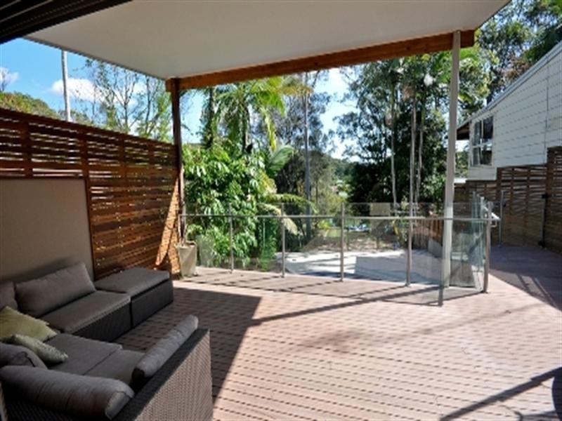 62 Ocean Parade, Burleigh Heads QLD 4220