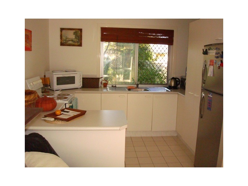 30 Albicore Street, Mermaid Waters QLD 4218