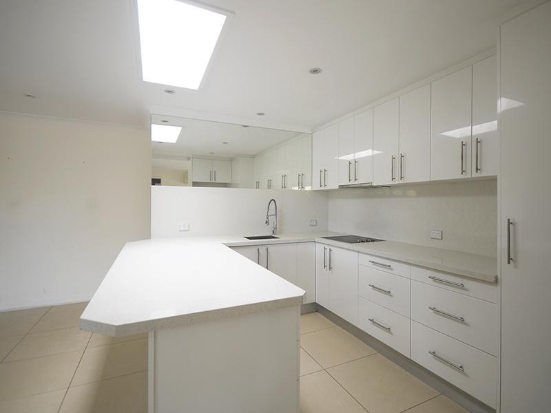 11 Peninsula Court, Mermaid Waters QLD 4218