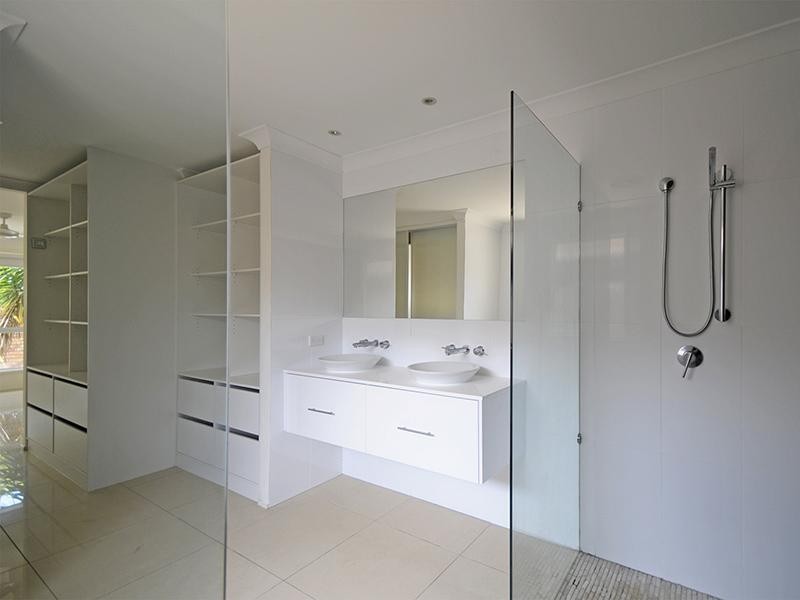 11 Peninsula Court, Mermaid Waters QLD 4218