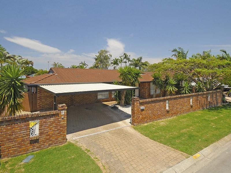 11 Peninsula Court, Mermaid Waters QLD 4218