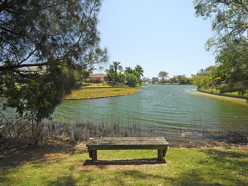 11 Peninsula Court, Mermaid Waters QLD 4218