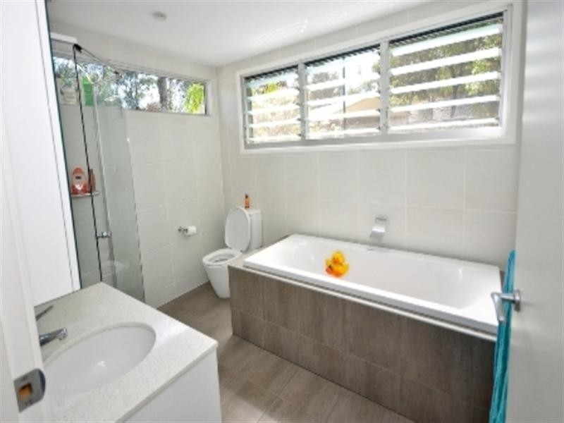 62 Ocean Parade, Burleigh Heads QLD 4220