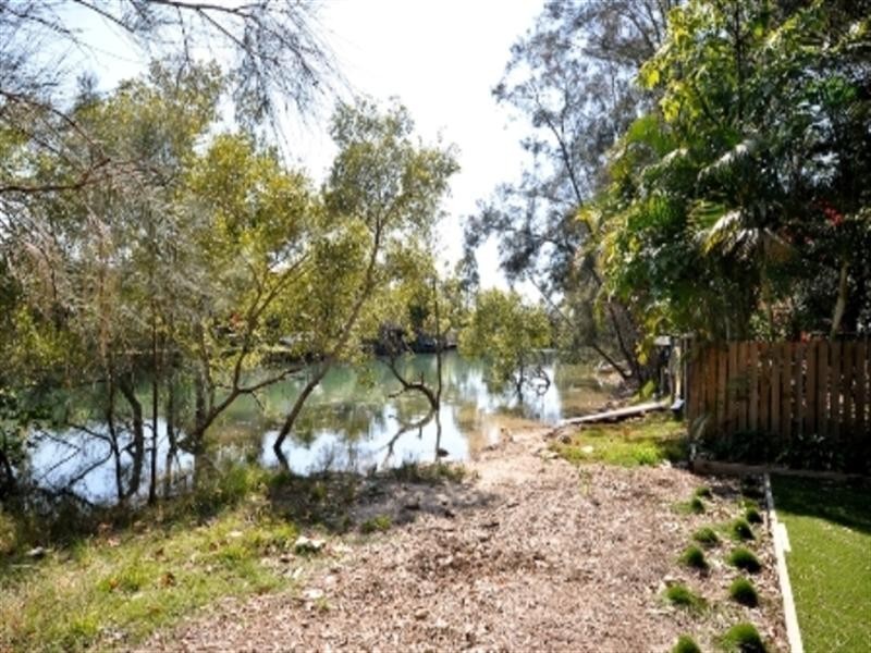 62 Ocean Parade, Burleigh Heads QLD 4220