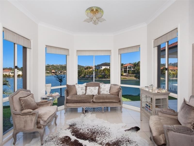 15 St Helens Court, Burleigh Waters QLD 4220