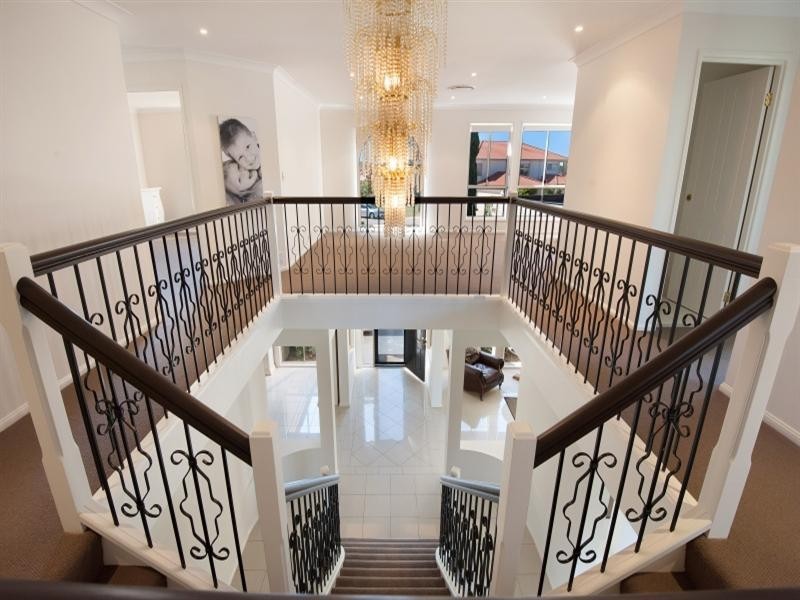 15 St Helens Court, Burleigh Waters QLD 4220