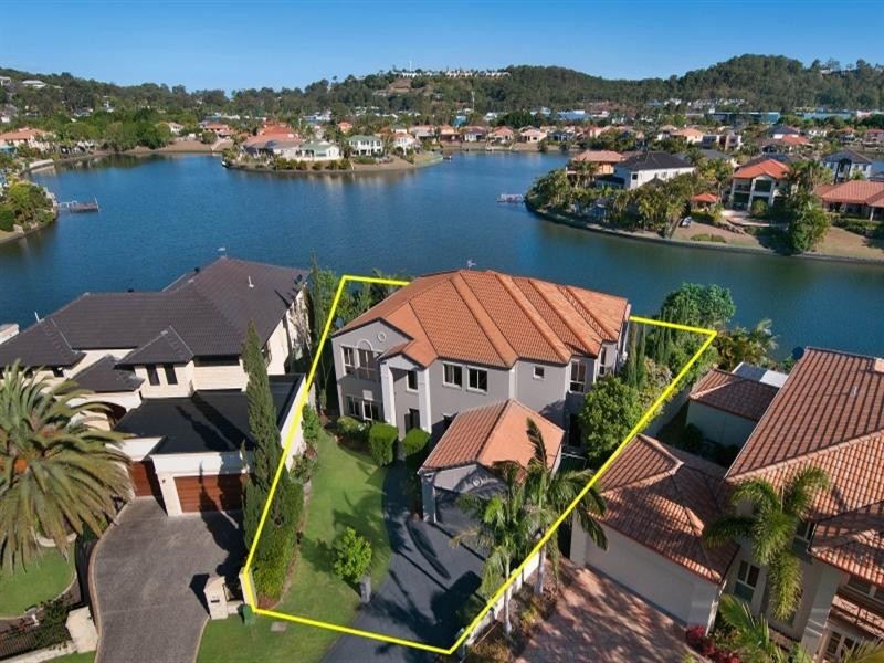 15 St Helens Court, Burleigh Waters QLD 4220