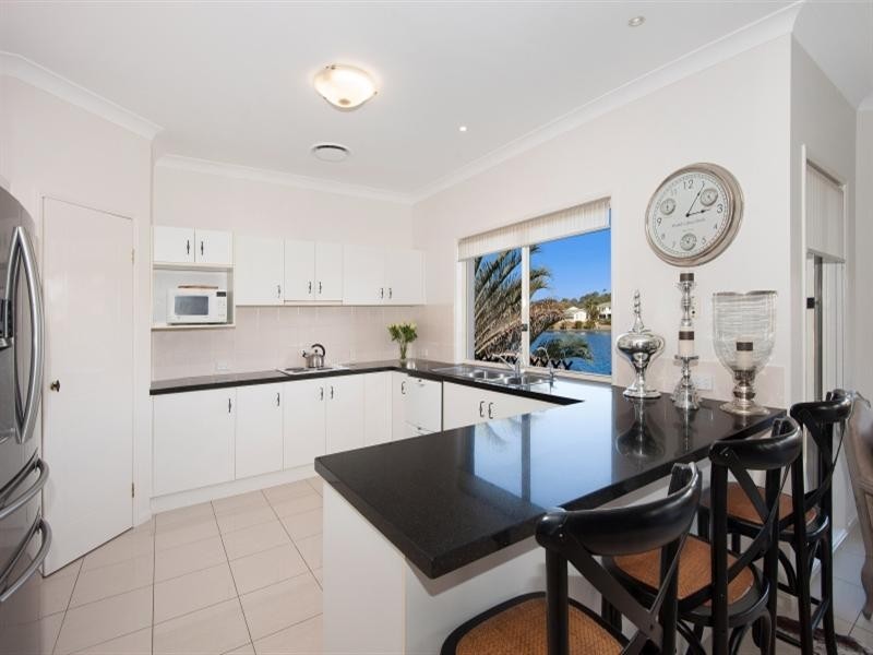 15 St Helens Court, Burleigh Waters QLD 4220