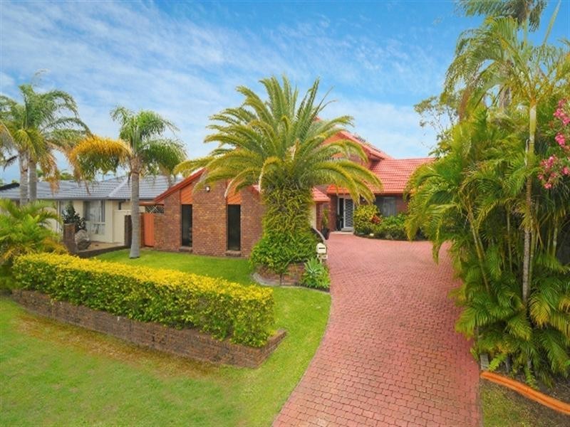 13 Compass Court, Mermaid Waters QLD 4218