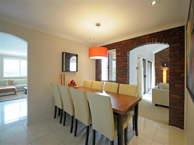 13 Compass Court, Mermaid Waters QLD 4218