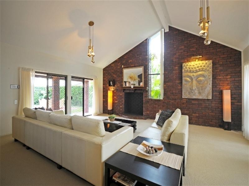 13 Compass Court, Mermaid Waters QLD 4218