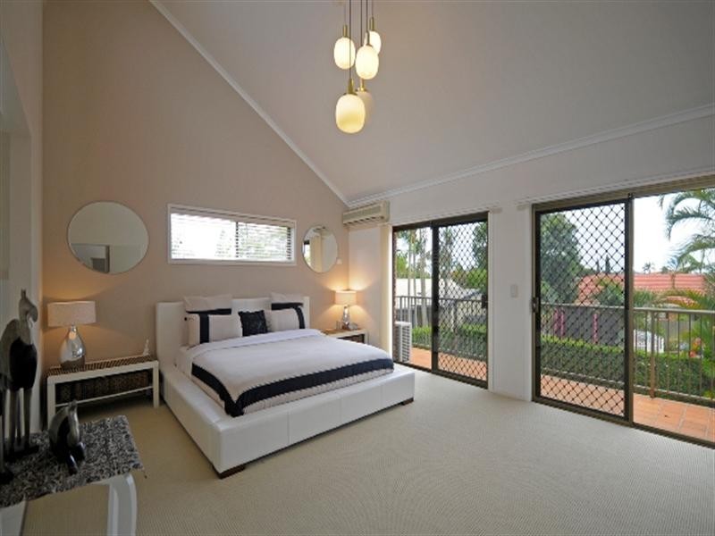 13 Compass Court, Mermaid Waters QLD 4218