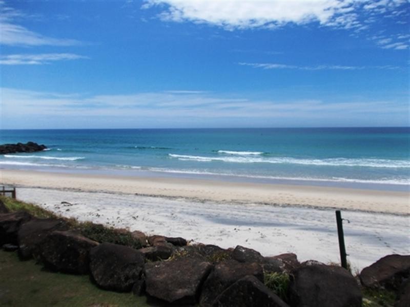 167 Jefferson Lane, Palm Beach QLD 4221