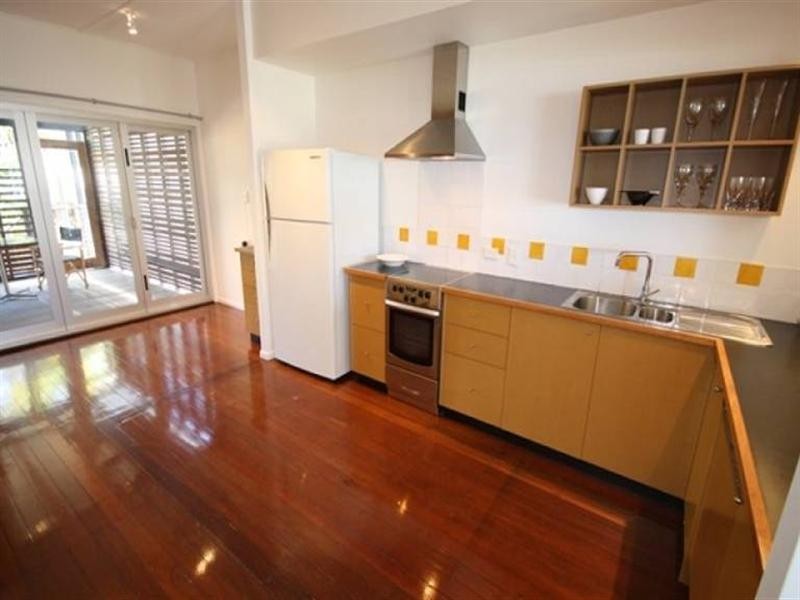 428 The Esplanade, Palm Beach QLD 4221