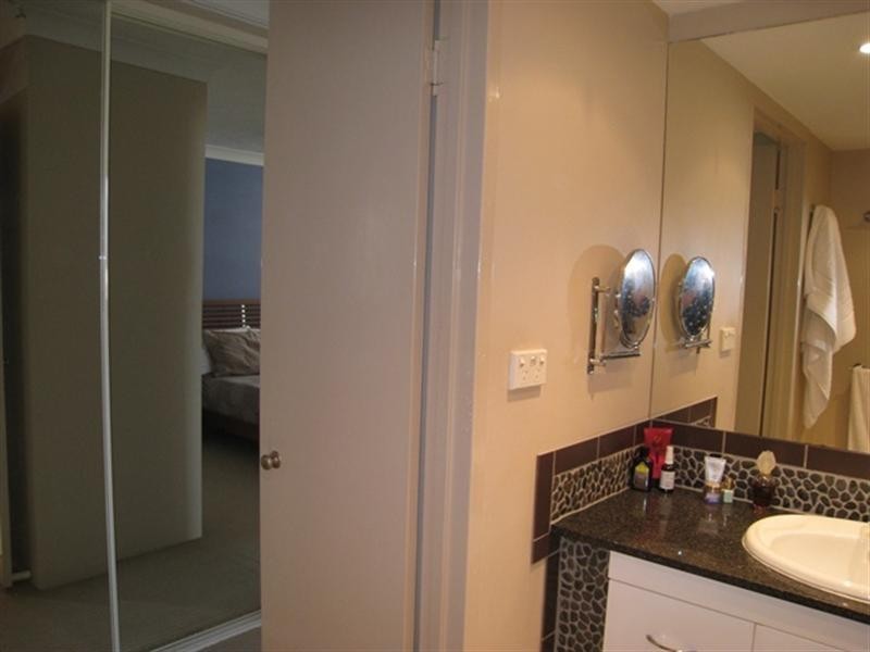 4A/50 Old Burleigh Road, Surfers Paradise QLD 4217