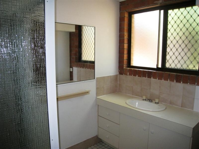 2/28 Duet Drive, Mermaid Waters QLD 4218