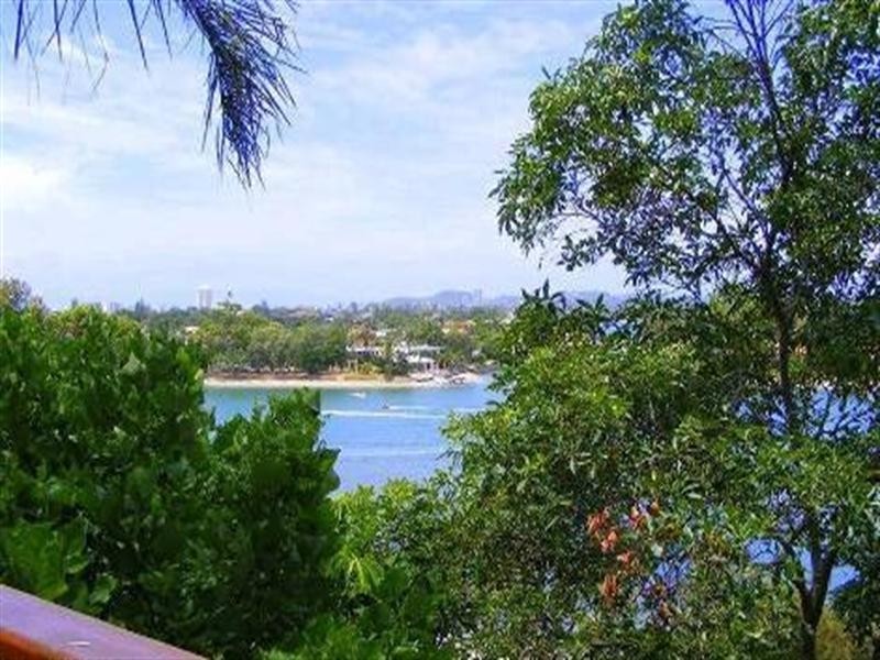 114 Ocean Parade, Burleigh Heads QLD 4220