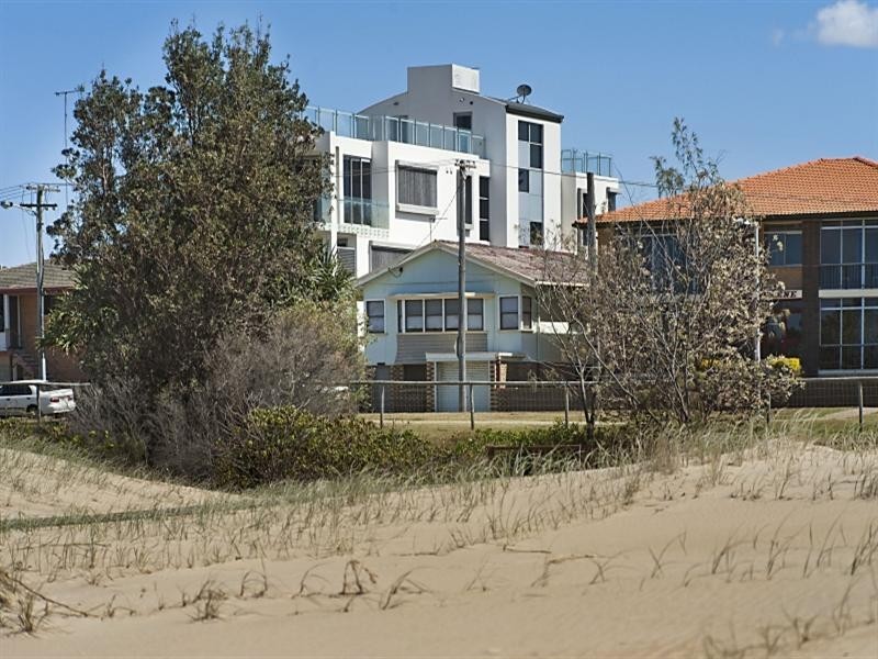 64 Pacific Parade, Bilinga QLD 4225