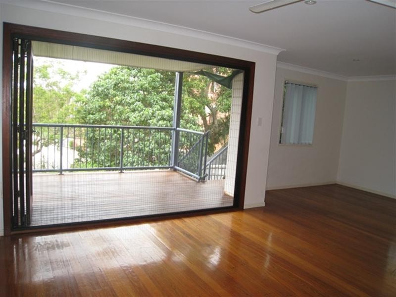 2/78 Mclean Street, Coolangatta QLD 4225