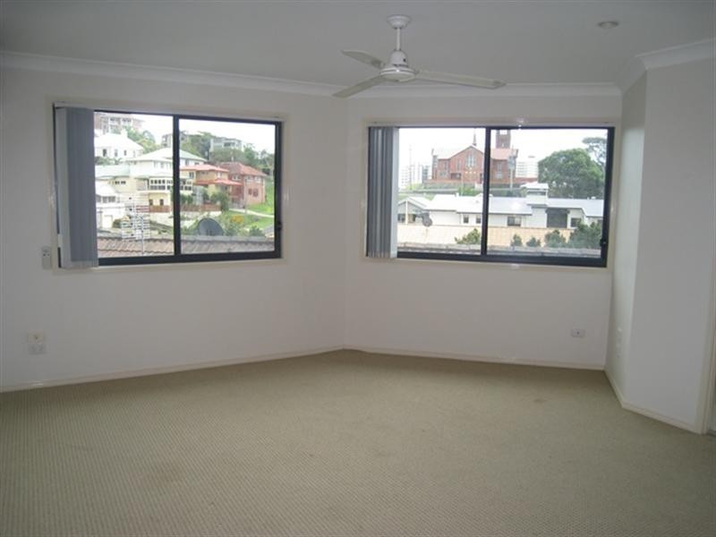 2/78 Mclean Street, Coolangatta QLD 4225