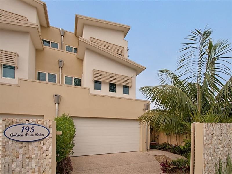 2/195 Golden Four Drive, Bilinga QLD 4225