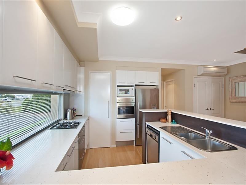 2/195 Golden Four Drive, Bilinga QLD 4225