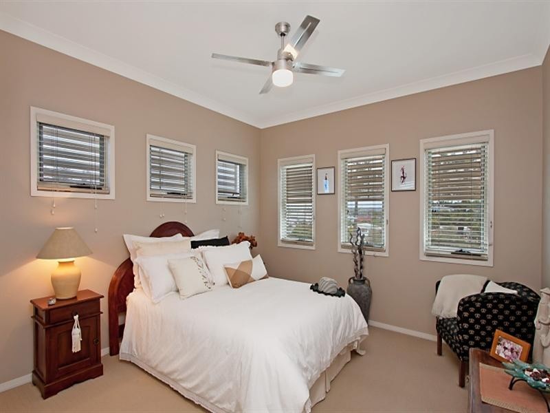 2/195 Golden Four Drive, Bilinga QLD 4225