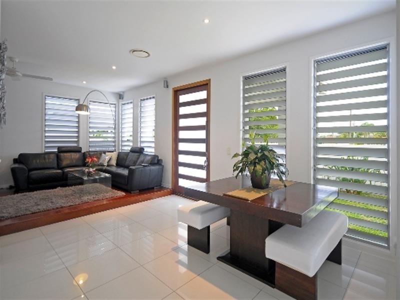 2 Driver Court, Mermaid Waters QLD 4218