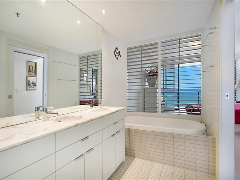 2503/14 George Avenue, Broadbeach QLD 4218