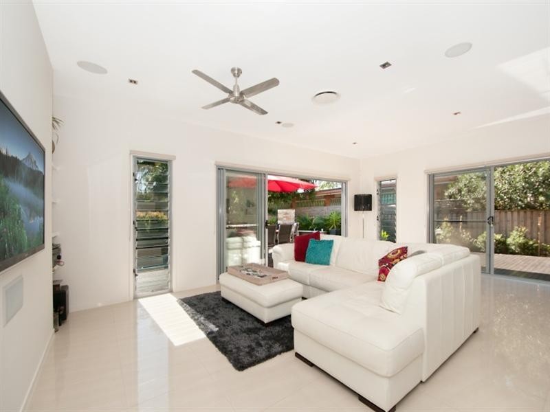 1/43 Avanti Street, Mermaid Waters QLD 4218